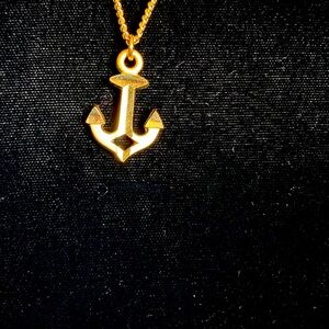 Vintage Avon anchor necklace